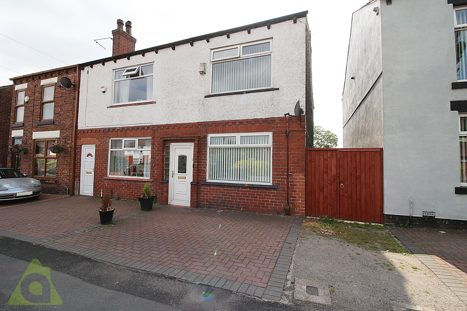 Leigh Road
